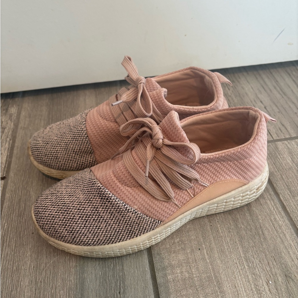 Stylish Pink Women's Sneakers